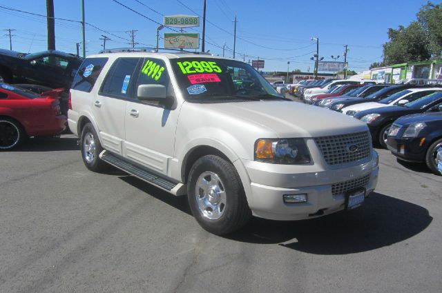 Ford Expedition 2005 photo 2