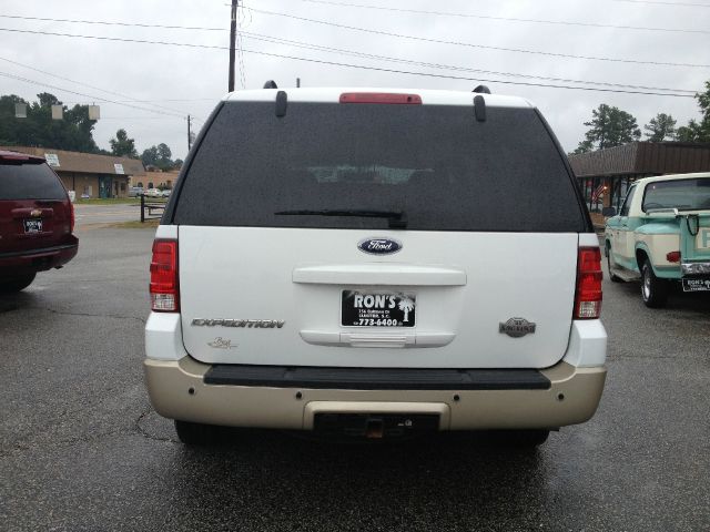 Ford Expedition 50i SUV