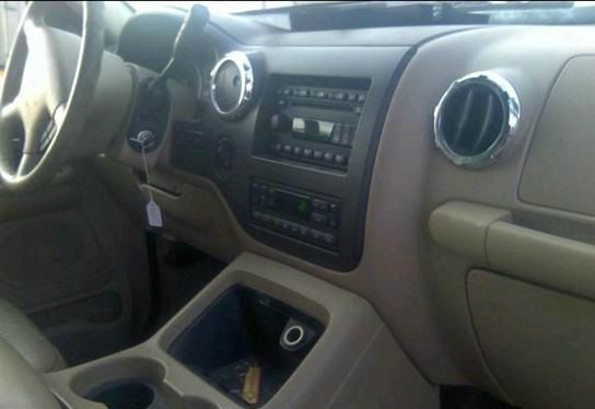 Ford Expedition 2006 photo 2