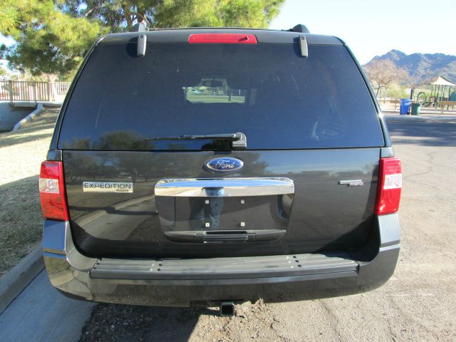 Ford Expedition Super SUV
