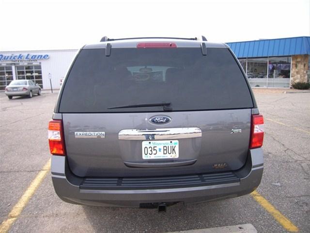 Ford Expedition 2010 photo 3