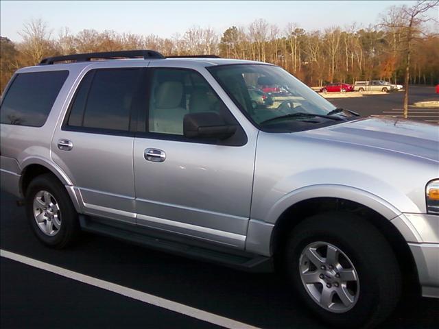 Ford Expedition 2010 photo 1