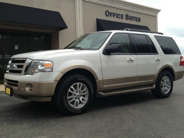 Ford Expedition 2011 photo 2