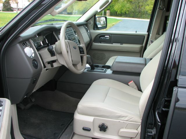 Ford Expedition 2011 photo 1