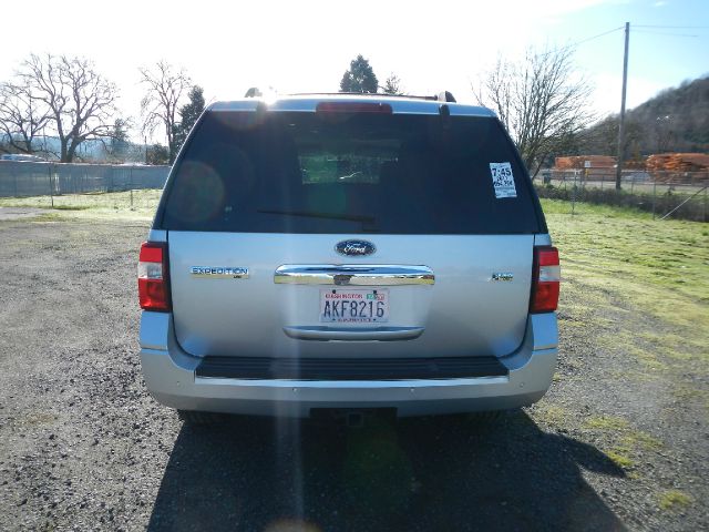 Ford Expedition 2011 photo 4