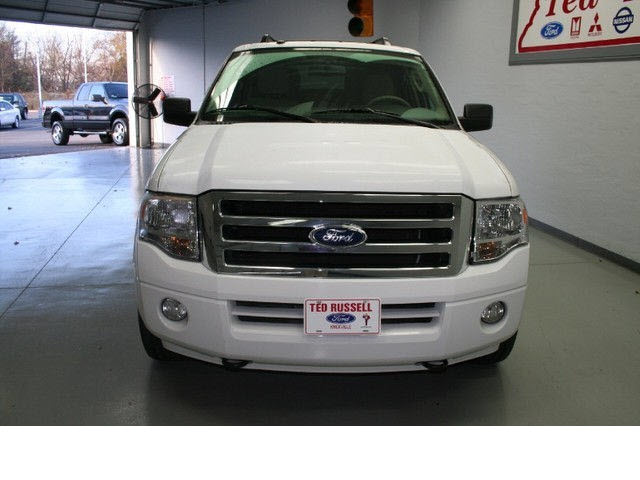 Ford Expedition 2011 photo 1