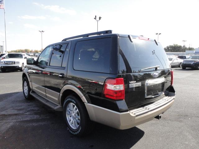 Ford Expedition 2011 photo 2