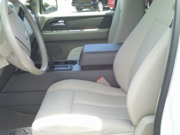 Ford Expedition 2011 photo 1