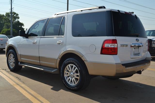 Ford Expedition 2011 photo 0