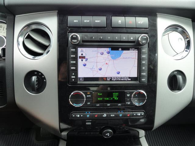 Ford Expedition 2011 photo 16