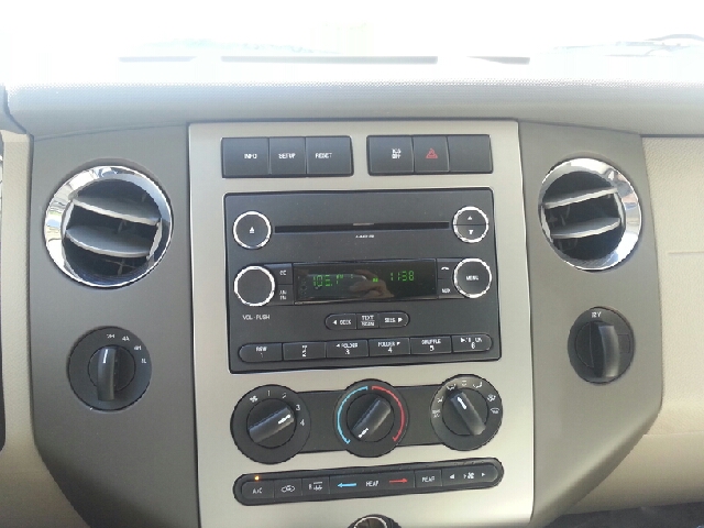 Ford Expedition 2012 photo 15