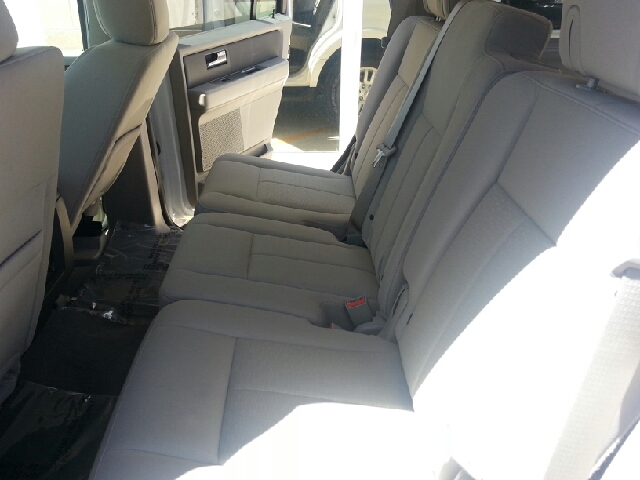 Ford Expedition 2012 photo 16