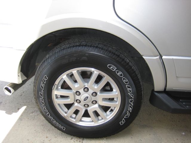 Ford Expedition 2012 photo 4