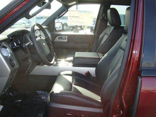 Ford Expedition 2012 photo 2