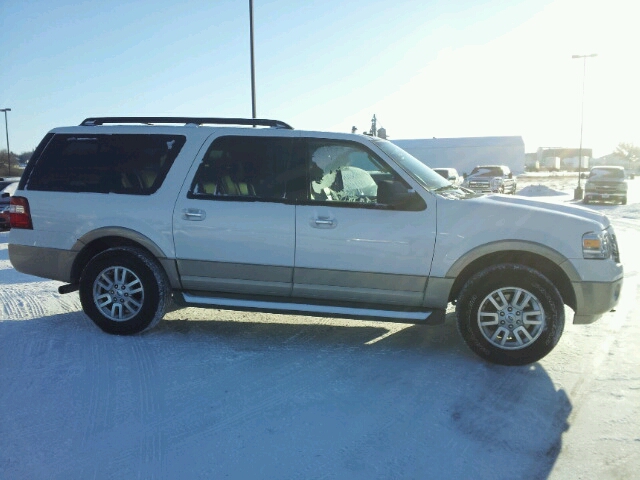 Ford Expedition 2012 photo 1