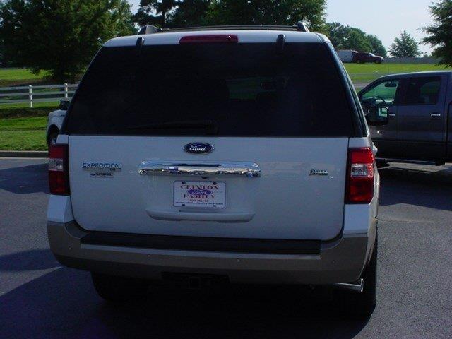 Ford Expedition 2013 photo 1