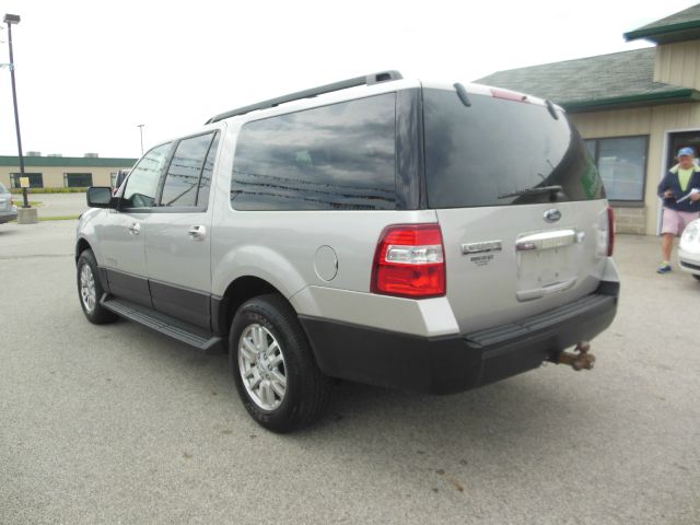 Ford Expedition EL Xtronic CVT LE SUV