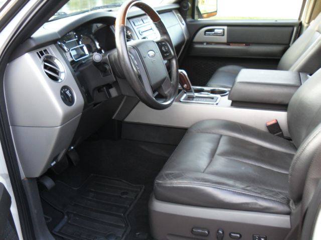 Ford Expedition EL RAM 2500 BIG HORN 4X4 LONG BED SUV