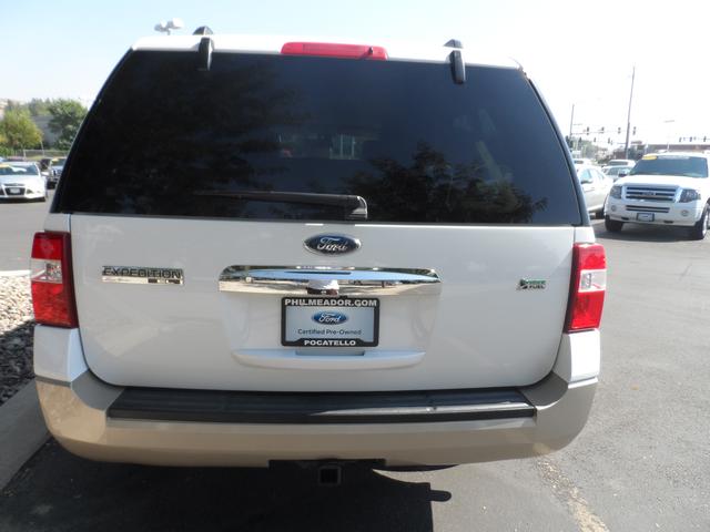Ford Expedition EL 2010 photo 2