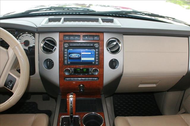 Ford Expedition EL 2010 photo 2