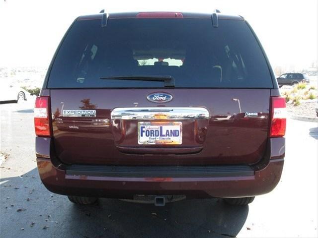 Ford Expedition EL 2011 photo 2