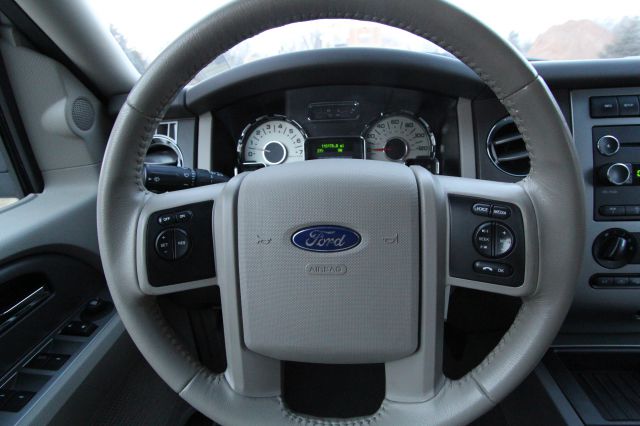 Ford Expedition EL 2011 photo 4