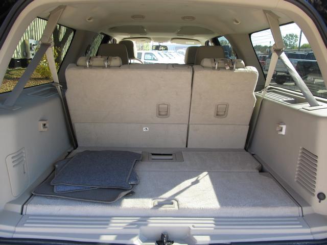 Ford Expedition EL 2011 photo 2