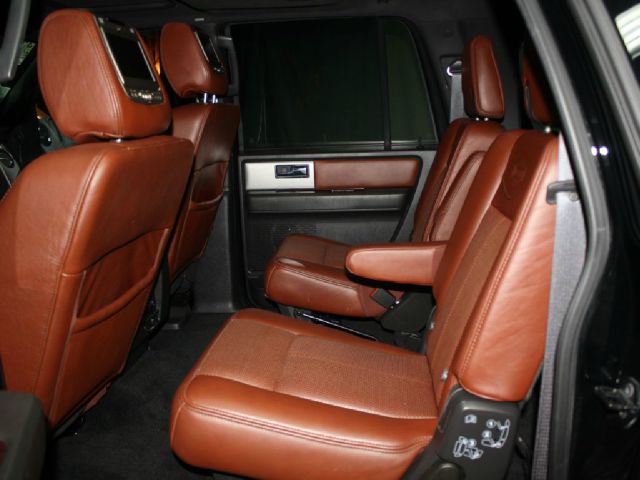 Ford Expedition EL 2012 photo 2