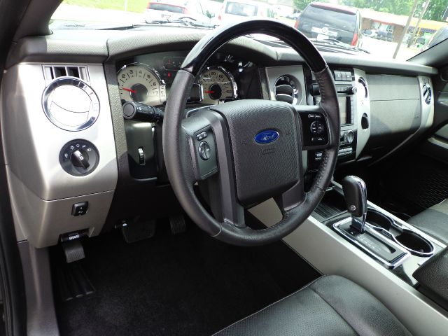 Ford Expedition EL 2013 photo 12