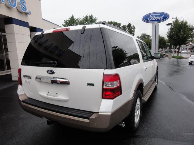 Ford Expedition EL 2013 photo 2