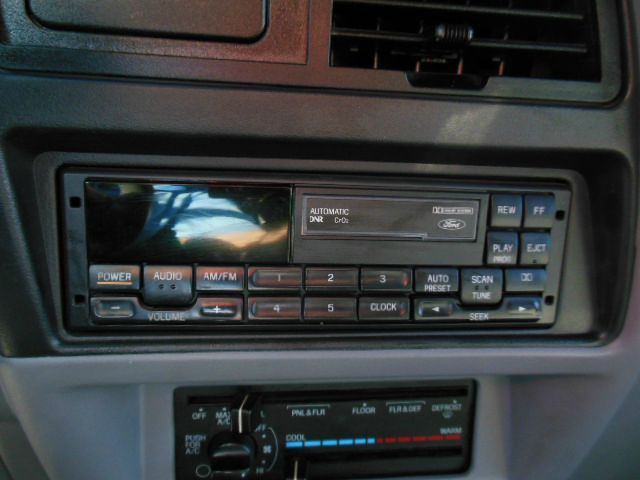 Ford Explorer 1994 photo 16