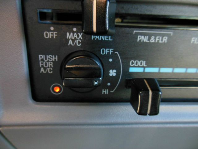 Ford Explorer 1994 photo 17