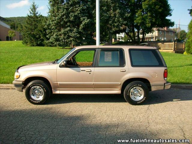 Ford Explorer SLT Mega Cab 4WD Sport Utility