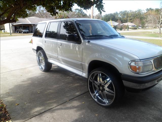 Ford Explorer 1996 photo 4