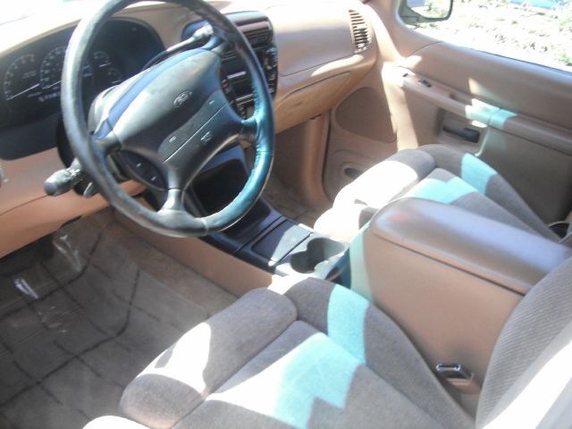 Ford Explorer 1996 photo 4