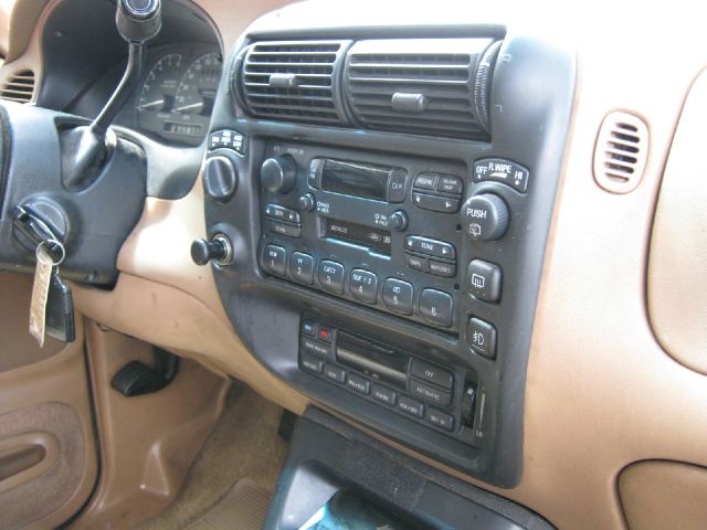 Ford Explorer 1996 photo 10