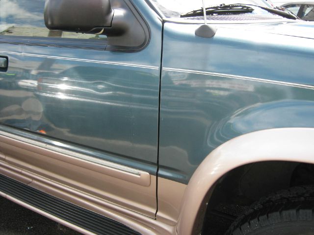 Ford Explorer 1996 photo 16
