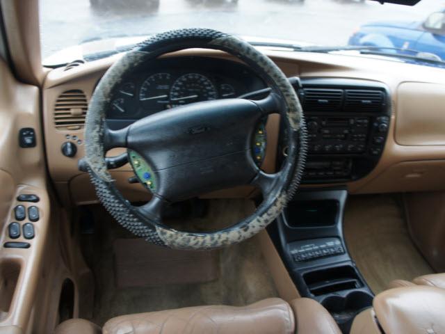 Ford Explorer 1996 photo 2