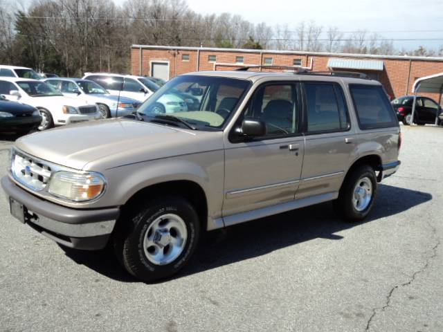 Ford Explorer 1997 photo 2