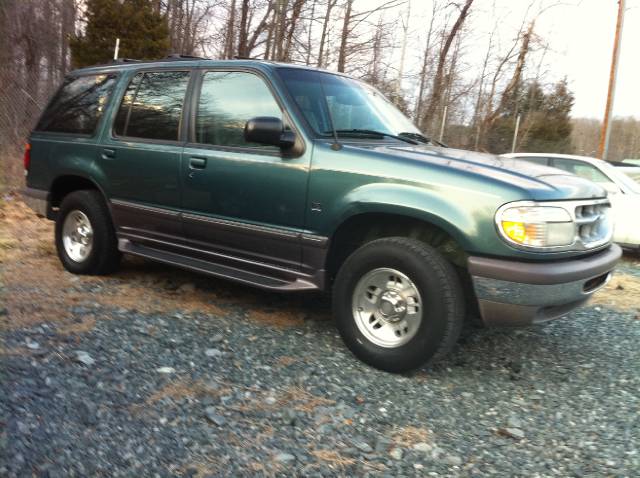 Ford Explorer ESi Sport Utility