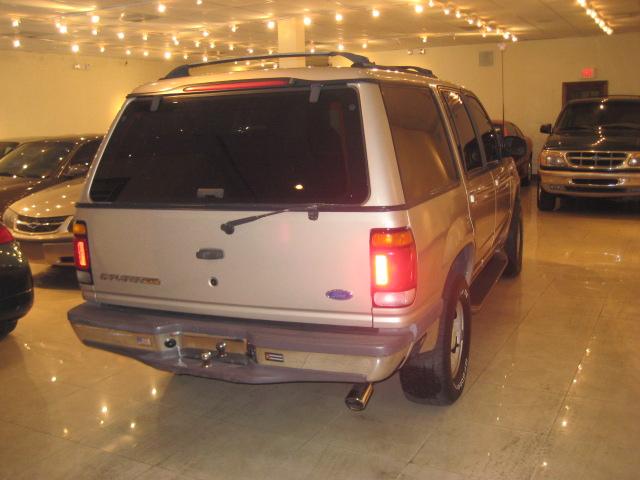 Ford Explorer 1997 photo 2