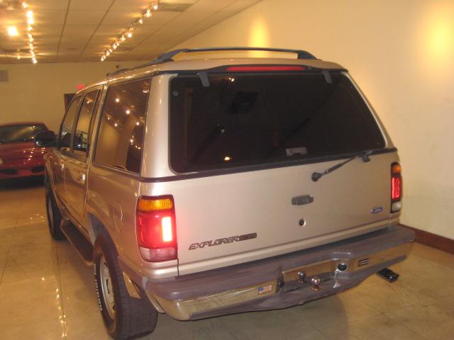 Ford Explorer 1997 photo 4