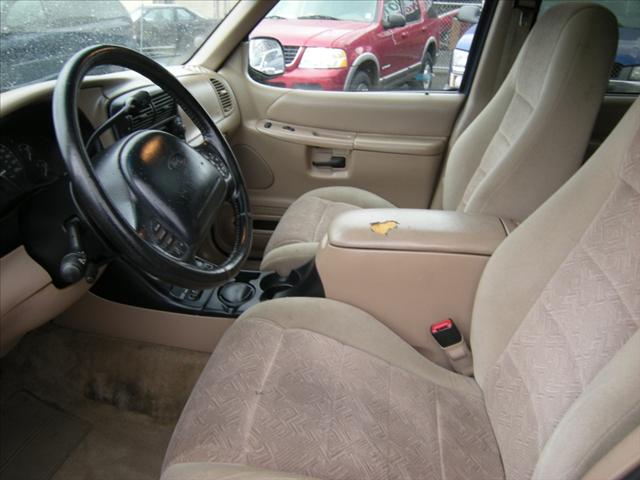Ford Explorer 1998 photo 1