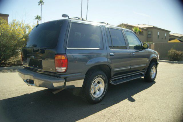 Ford Explorer 1998 photo 1