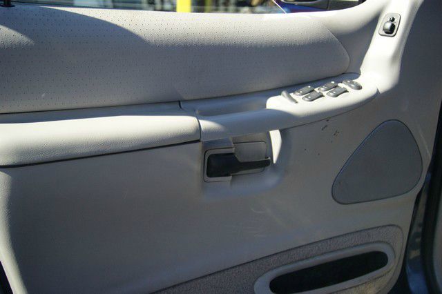 Ford Explorer 1998 photo 10