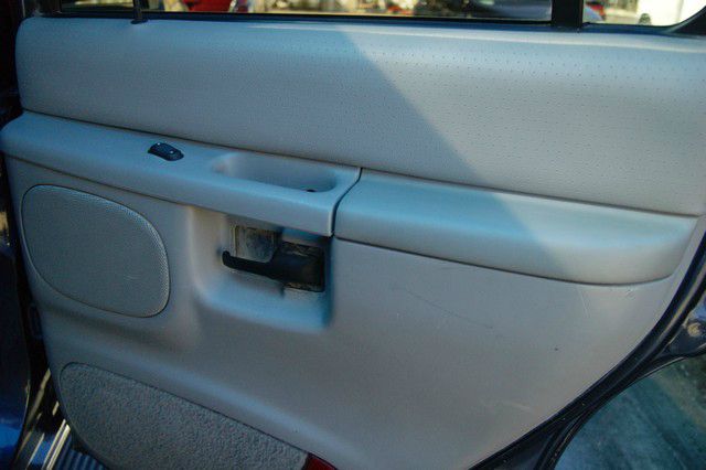 Ford Explorer 1998 photo 5