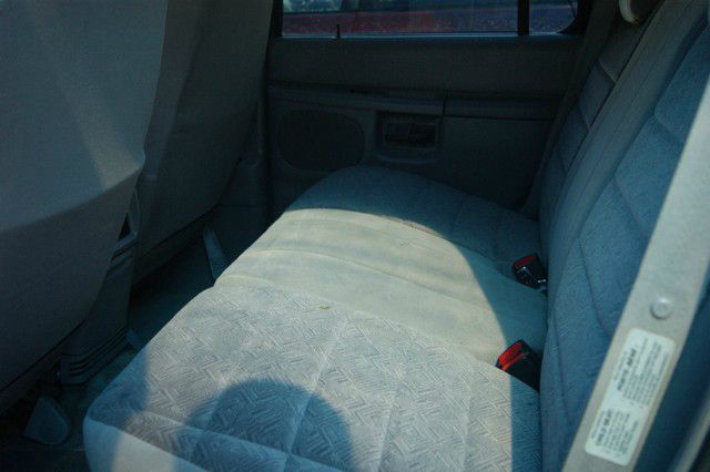Ford Explorer 1998 photo 7
