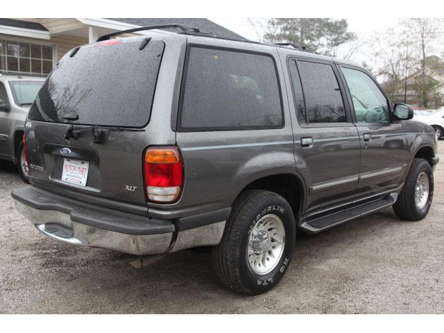 Ford Explorer ESi Sport Utility