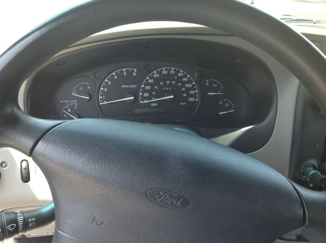 Ford Explorer 1998 photo 4