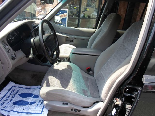 Ford Explorer 1998 photo 8